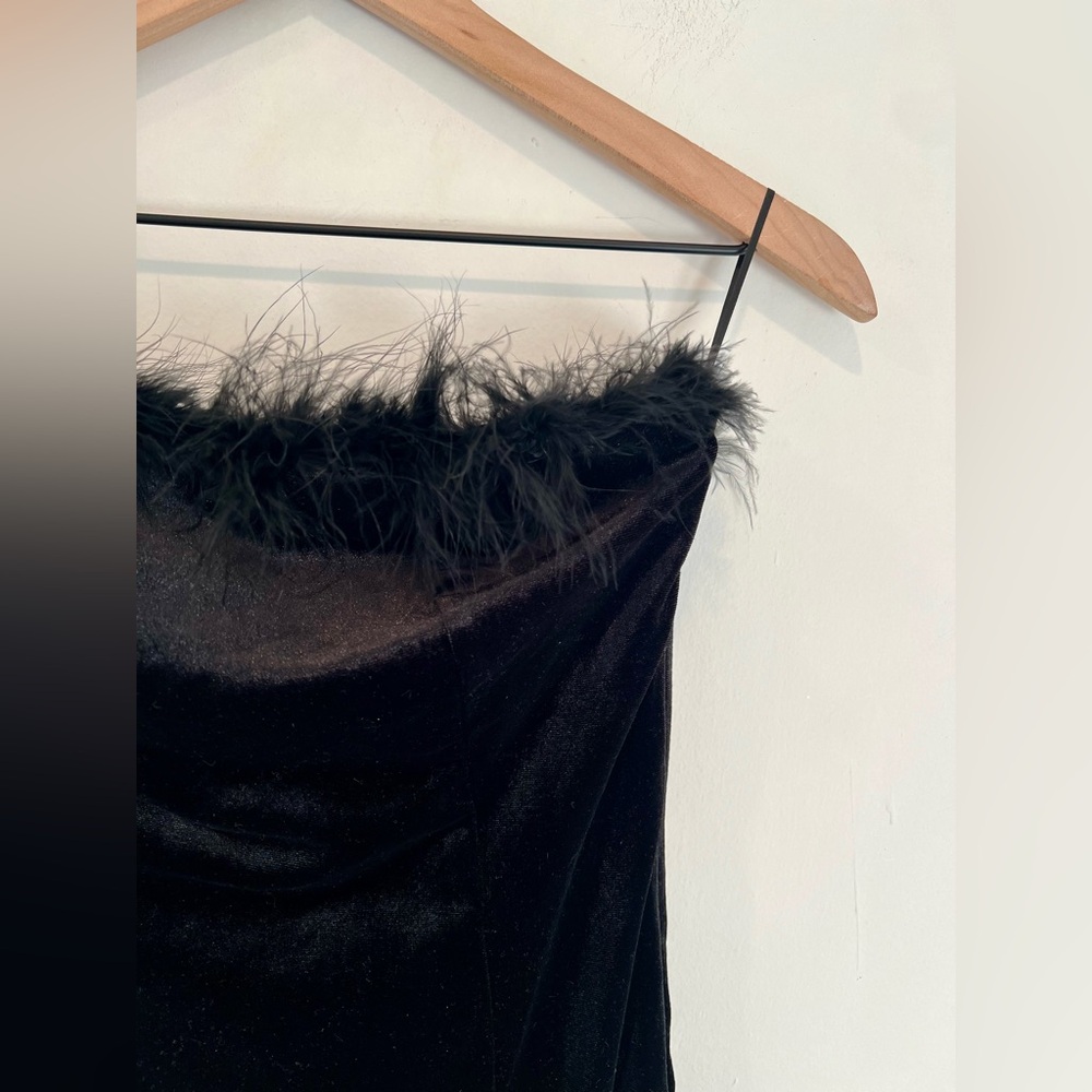 NWT Superdown Symone feather and velvet mini party dress black small strapless - Picture 7 of 11